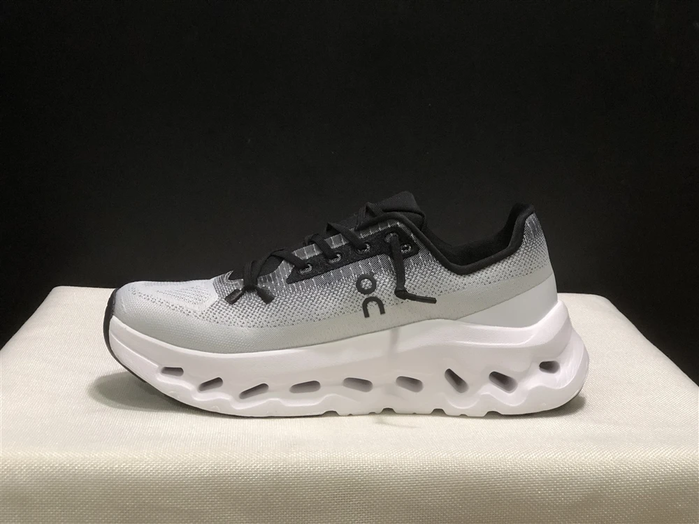 Chaussures Running Cloudtilt Unisexe – Légères, Respirantes & Confortables