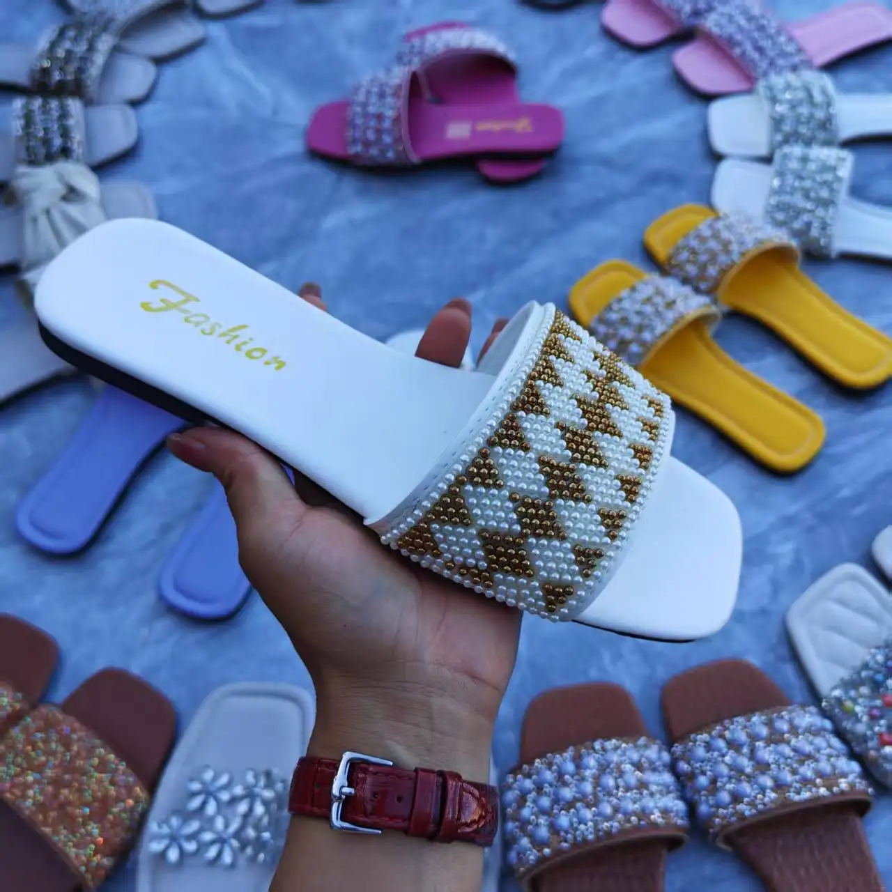 Sandales Plates Léopard Femme – Mules d'Été Tendance à Bout Ouvert