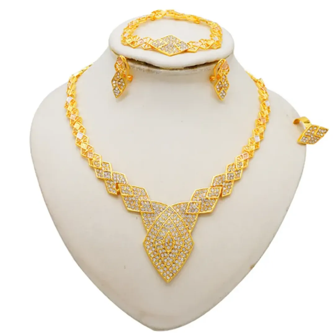 Ensemble de Bijoux Plaqué Or Zircon – Collier, Bracelet, Boucles d’Oreilles et Bague – Style Dubaï Chic