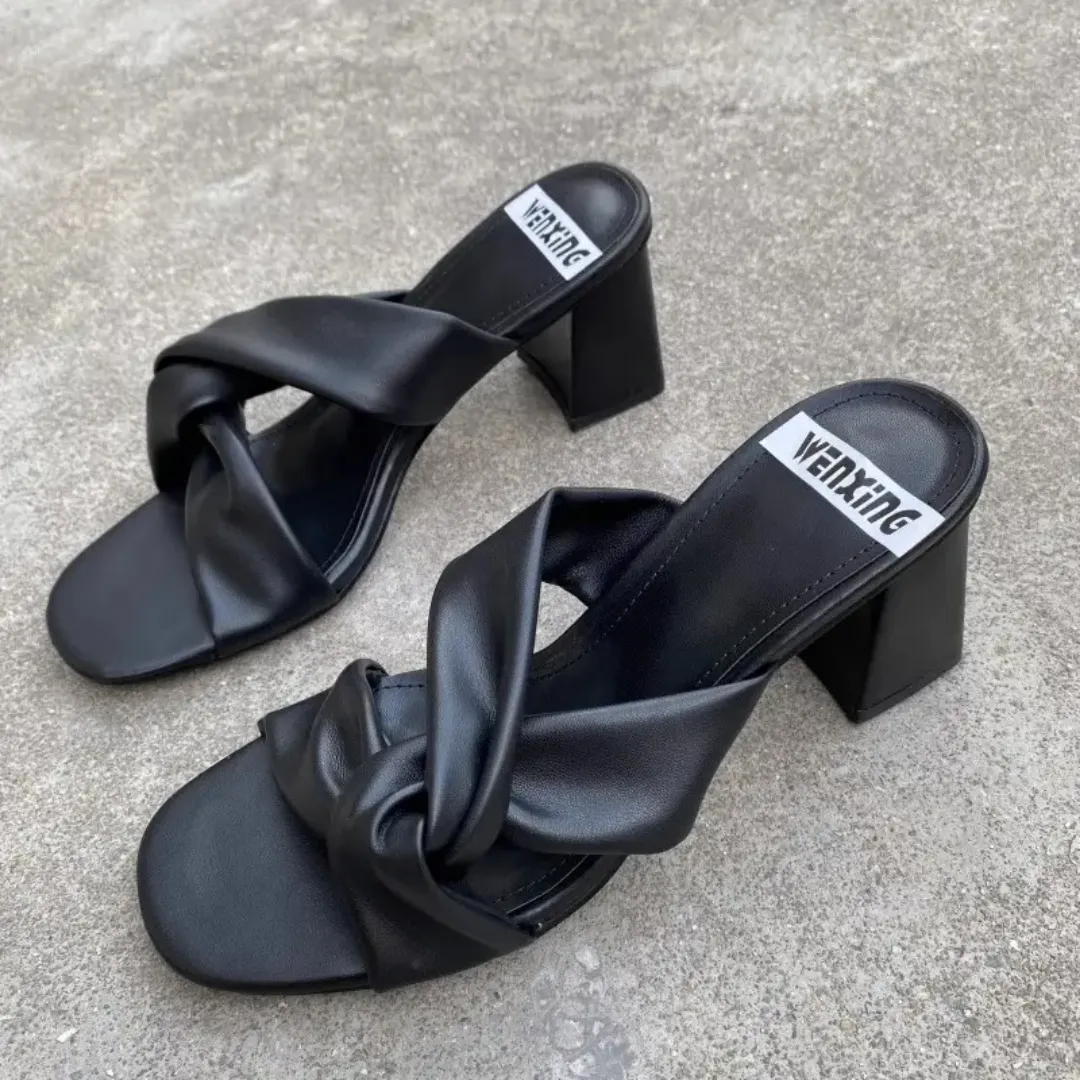 Sandales à Talons Épais pour Femmes – Design Croisé Élégant et Confortable