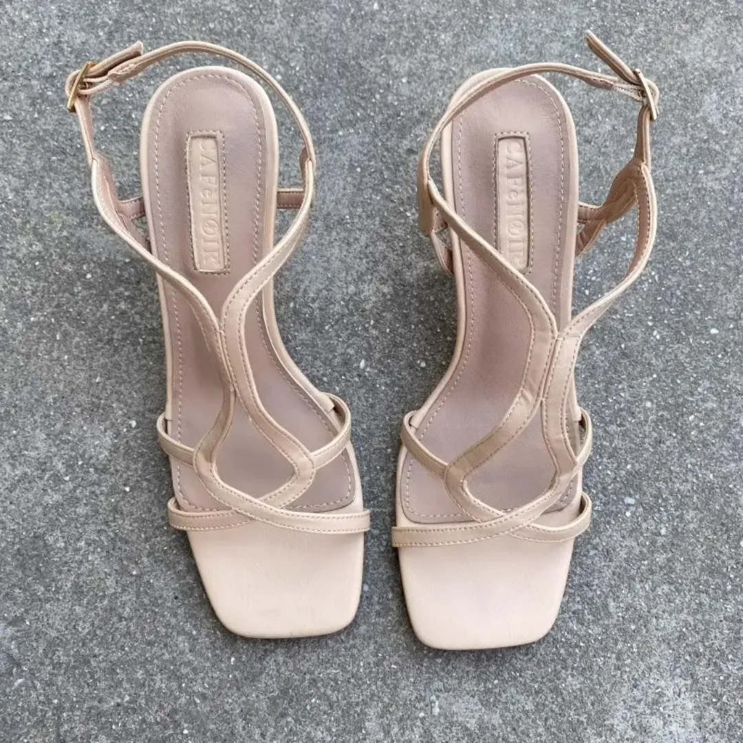 Sandales à Talons Épais pour Femmes – Design Croisé Élégant et Confortable