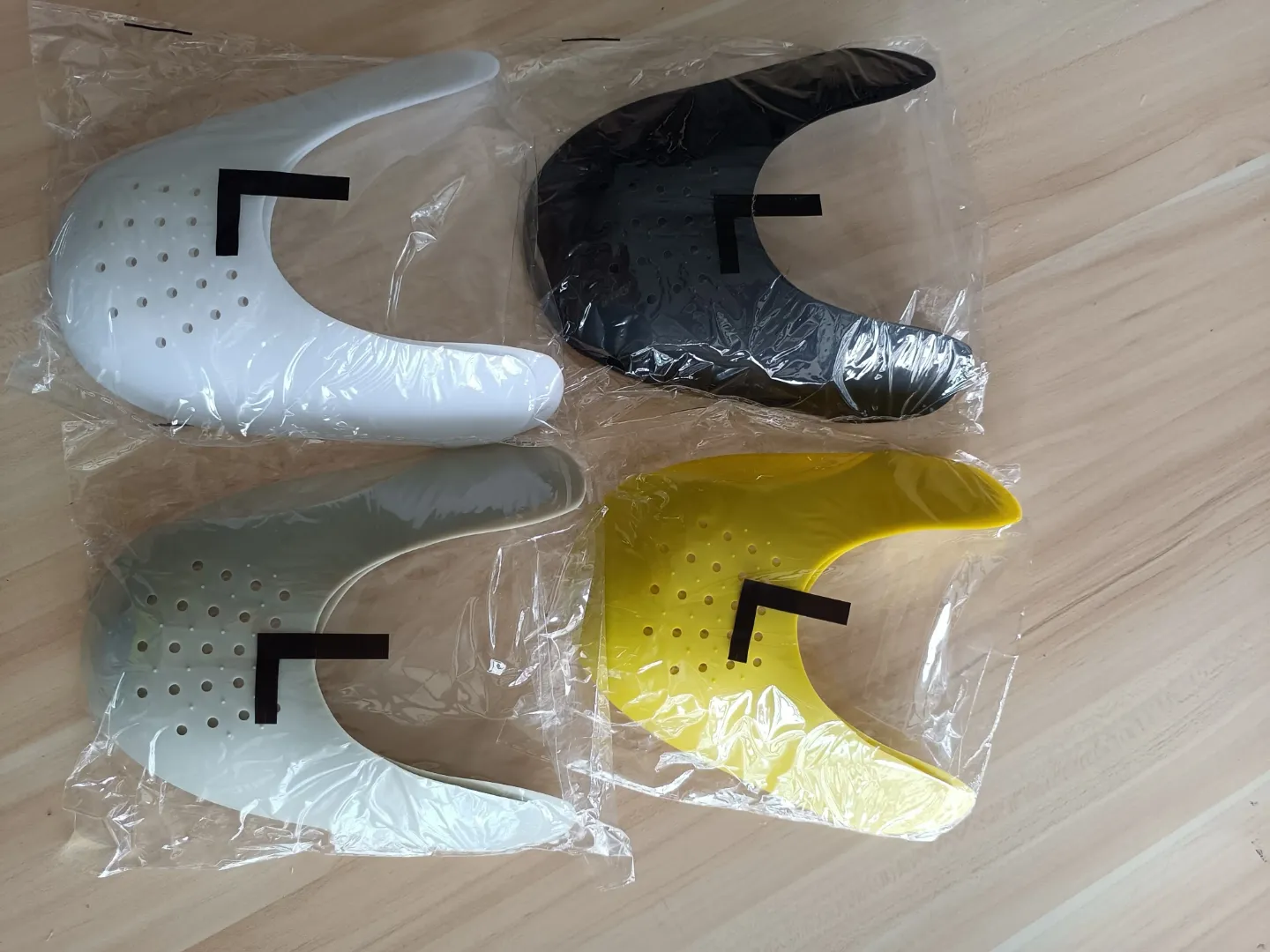 Protège-Chaussures Anti-Froissement – Inserts Sneaker Shields en PP, Taille Réglable, 2 Tailles S/L, Noir ou Blanc