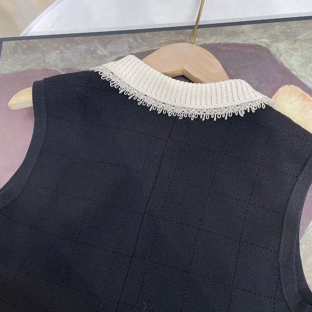Robe Noire Sans Manches Tricotée – Style Sexy, Boutonnée, Dentelle Élégante – Robe pour Femmes, Été et Printemps
