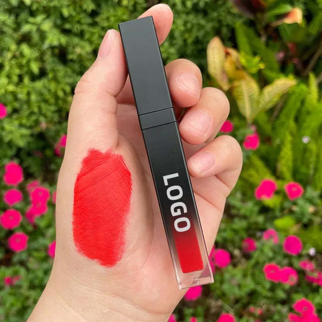 Rouge à Lèvres Mat Personnalisable – Waterproof, Végétalien, 43 Couleurs, Longue Tenue, Haute Qualit