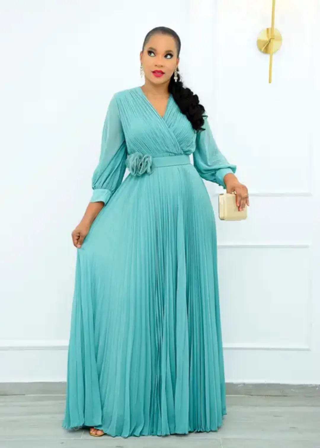 Robe Longue Plissée Élégante – Manches Longues, Ceinture Fleur, Style Chic pour Femme