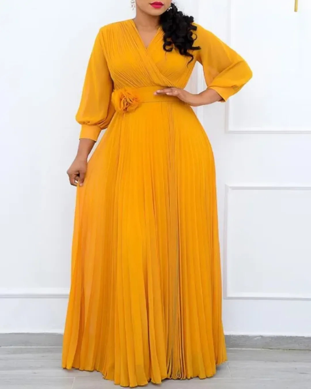 Robe Longue Plissée Élégante – Manches Longues, Ceinture Fleur, Style Chic pour Femme