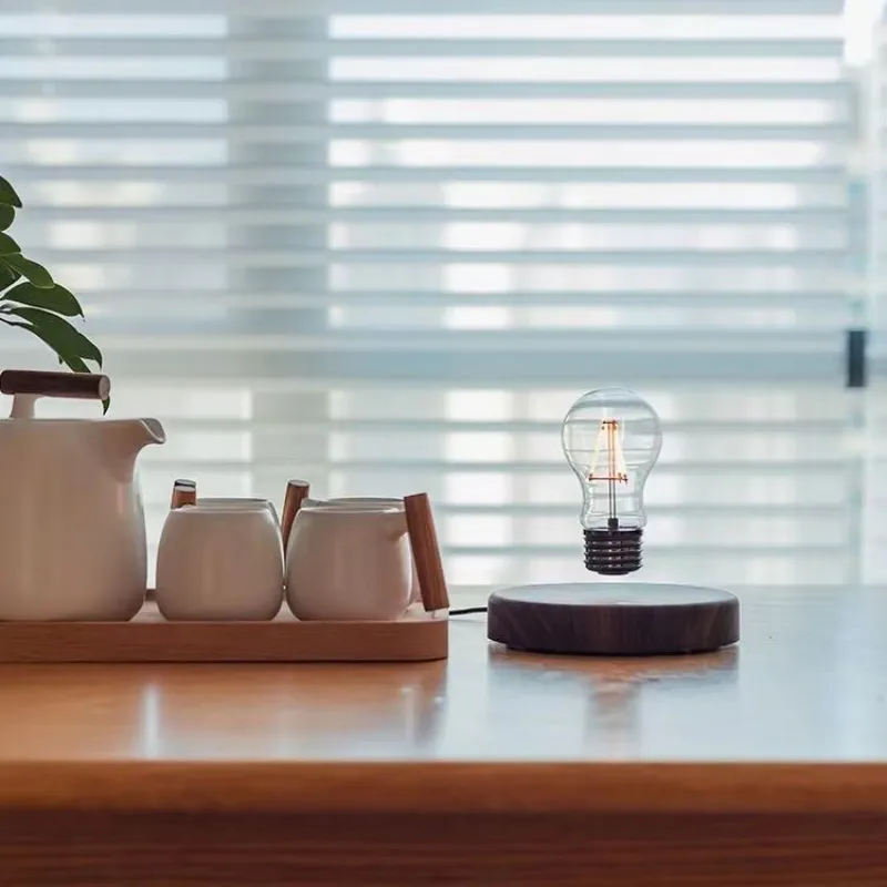Lampe LED à Lévitation Magnétique Design Moderne – Ampoule Flottante Décorative pour Bureau ou Salon