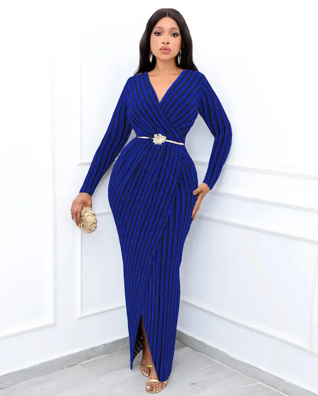 Robe Longue Élégante à Rayures avec Ceinture Fleurie – Tenue de Cérémonie et Soirée Chic pour Femme