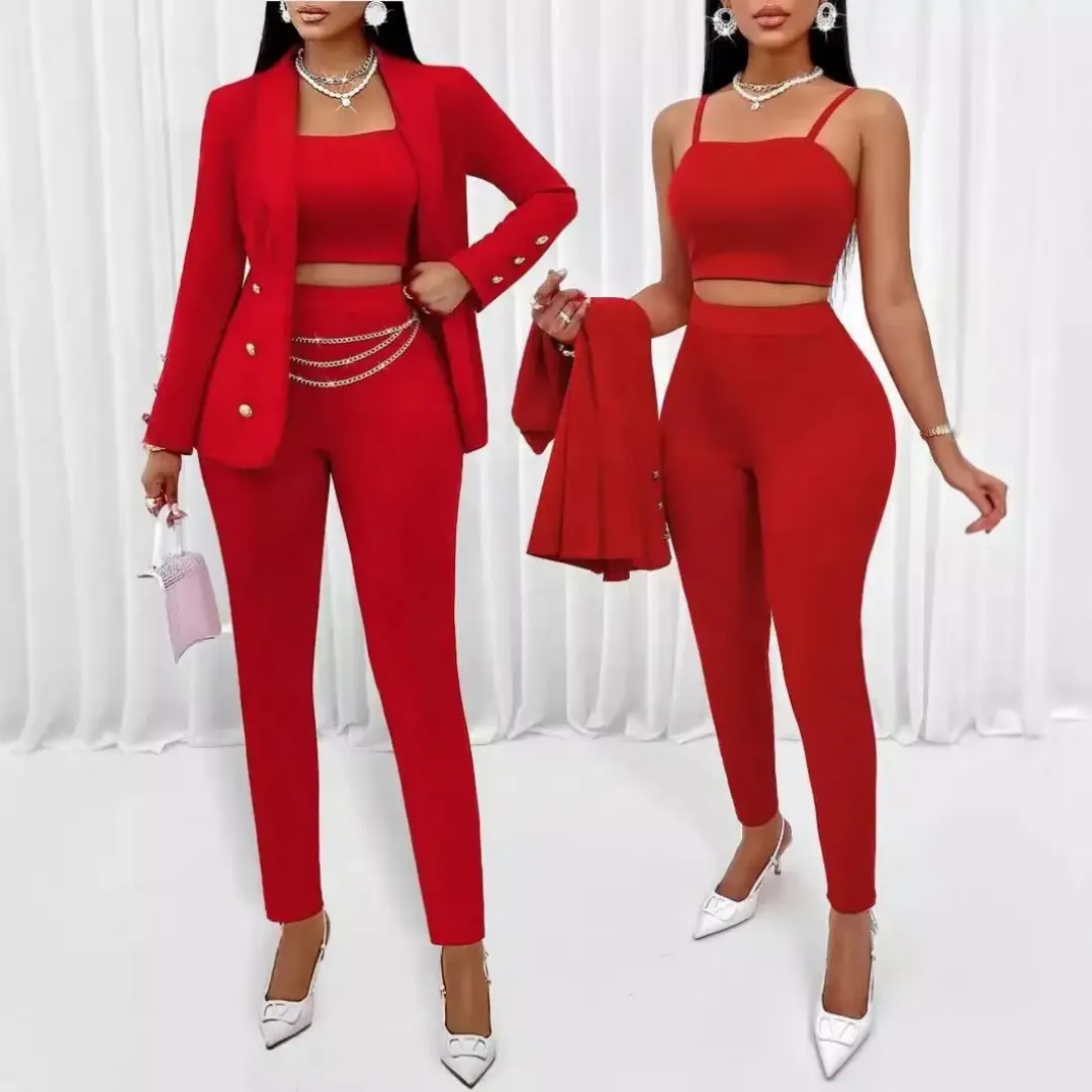 Ensemble Tailleur Femme 3 Pièces – Blazer Cintré, Haut Court et Pantalon Slim Élégant