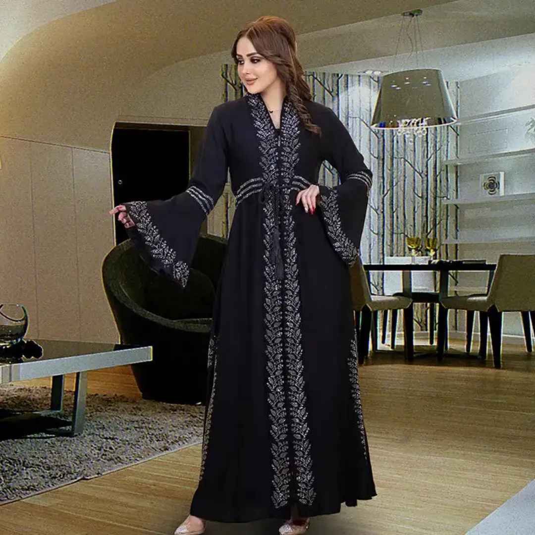 Abaya Femme Chic avec Broderies Élégantes et Ceinture - Tenue Modeste et Élégante