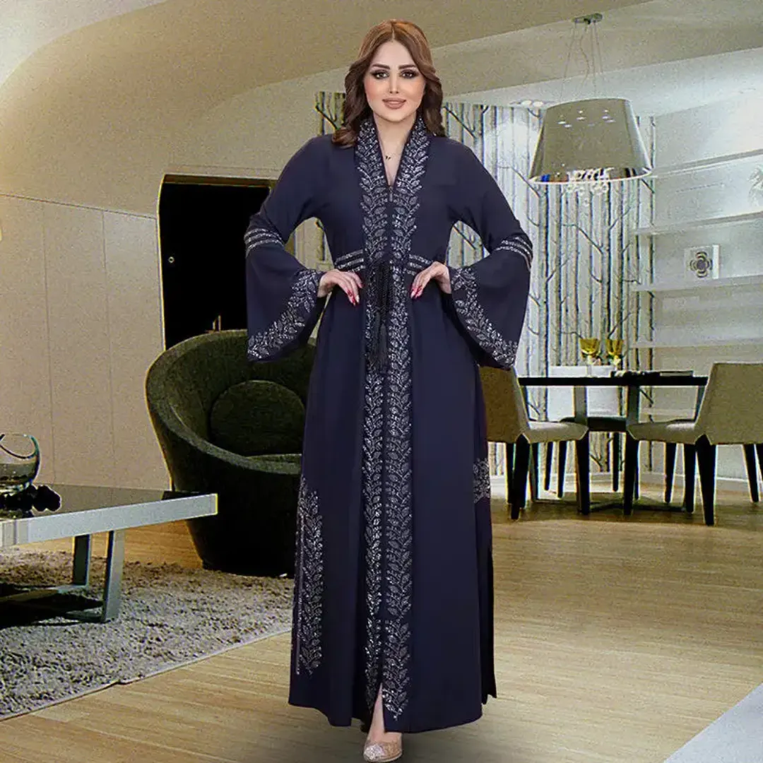 Abaya Femme Chic avec Broderies Élégantes et Ceinture - Tenue Modeste et Élégante