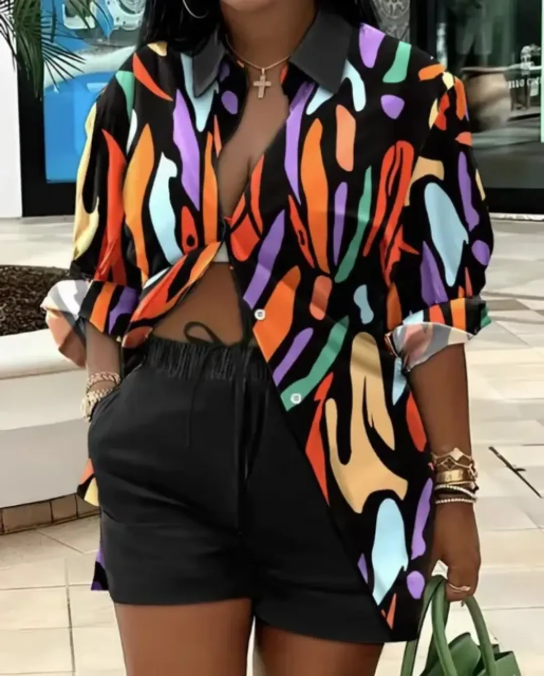 Ensemble Femme Chic - Chemise Oversize et Short Fluide à Motif Artistique Vert et Blanc