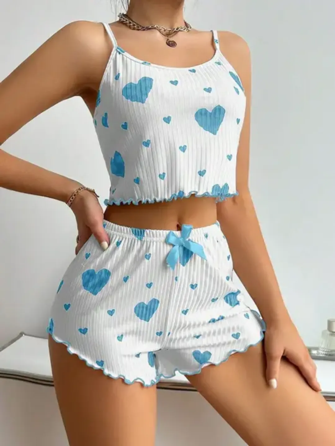 Pyjama Femme Joli Imprimé Cœur : Confort et Style pour les Nuits Douillettes