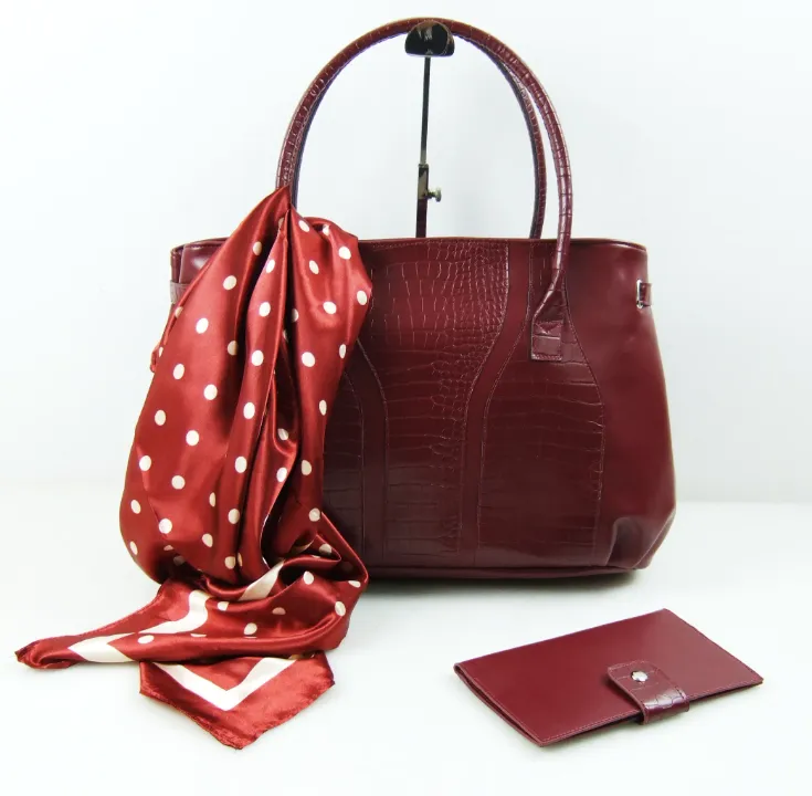 Pack Sac à Main Rouge Femme avec Foulard, Porte-Monnaie et Montre – Élégance et Raffinement