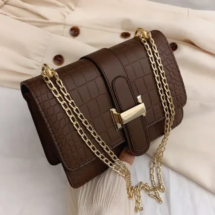 Pack Sac à Main Rouge Femme avec FoularPetit Sac Bandoulière Femme – Imitation Croco avec Chaîne Dorée, Élégant et Abordabled, Porte-Monnaie et Montre – Élégance et Raffinement