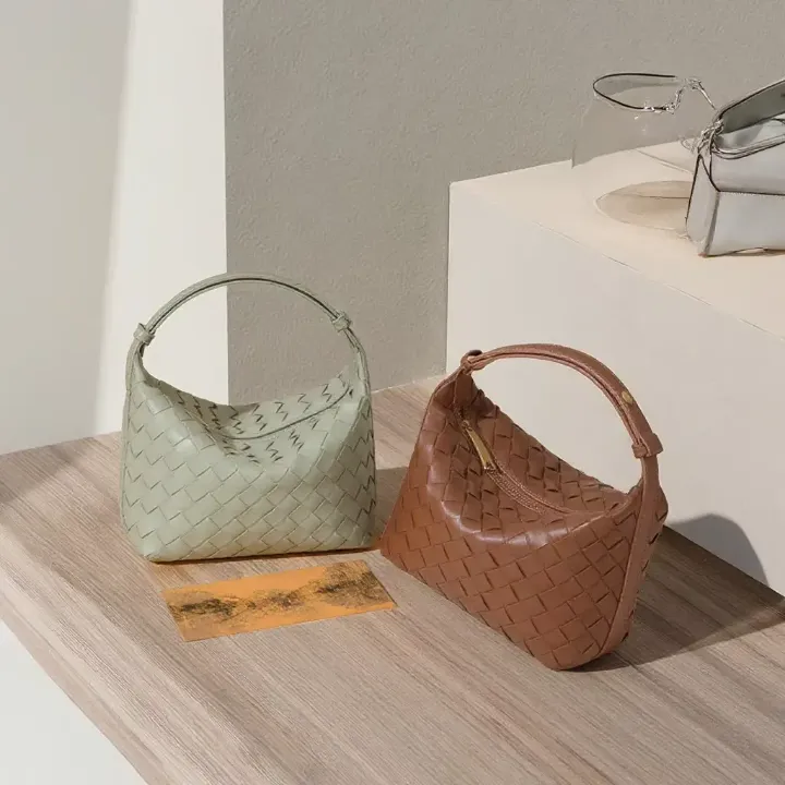 Sac à Main Femme en Faux Daim de Guangzhou – Bandoulière Réglable et Fermeture Zip