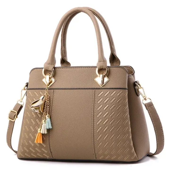 Sac à Main Style Créateur avec Pompons - Élégance et Simplicité à Petit Prix