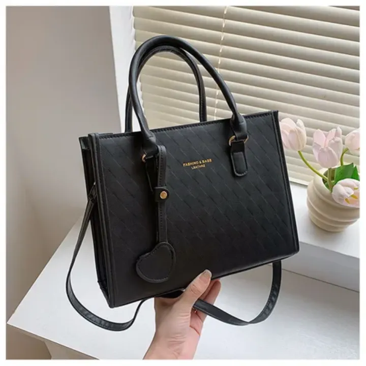 Sac à Main Élégant Motif Quadrillé avec Porte-clés Cœur - Design Moderne et Raffiné