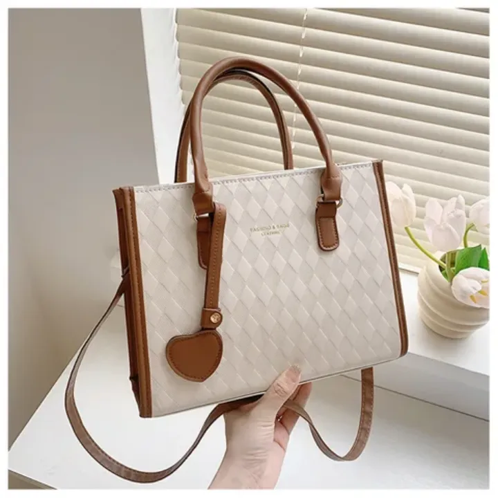 Sac à Main Élégant Motif Quadrillé avec Porte-clés Cœur - Design Moderne et Raffiné