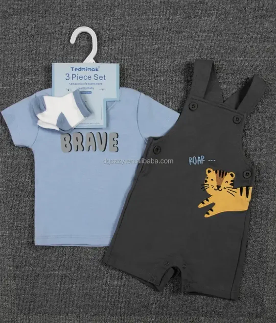 Ensemble 3 Pièces Bébé Été – T-shirt + Salopette à Bretelles Motif Animalier + Chaussettes– 6 à 24 Mois
