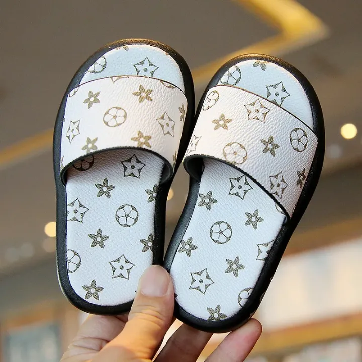 Chaussons Bébé de Luxe – Sandales Souples pour Enfants Style Tendance