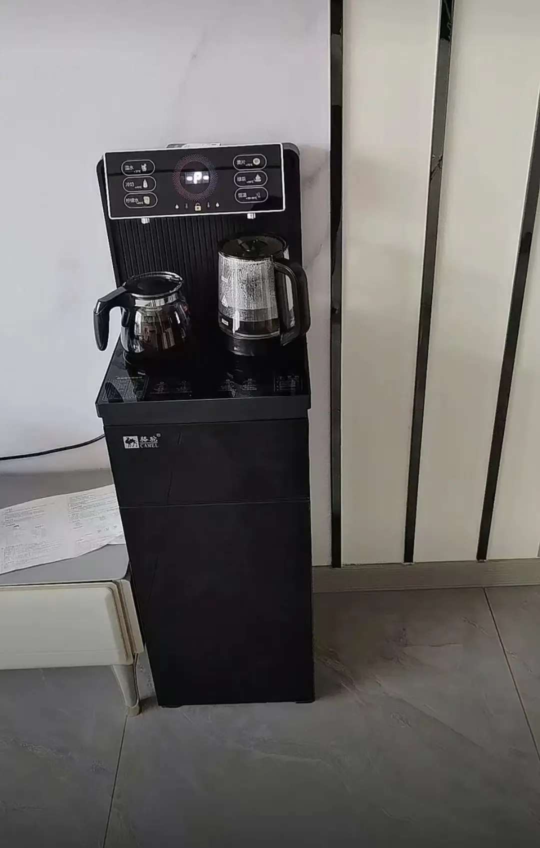 Distributeur d’Eau Automatique à 3 Températures – Froide, Tiède et Chaude – Refroidissement à 15°C