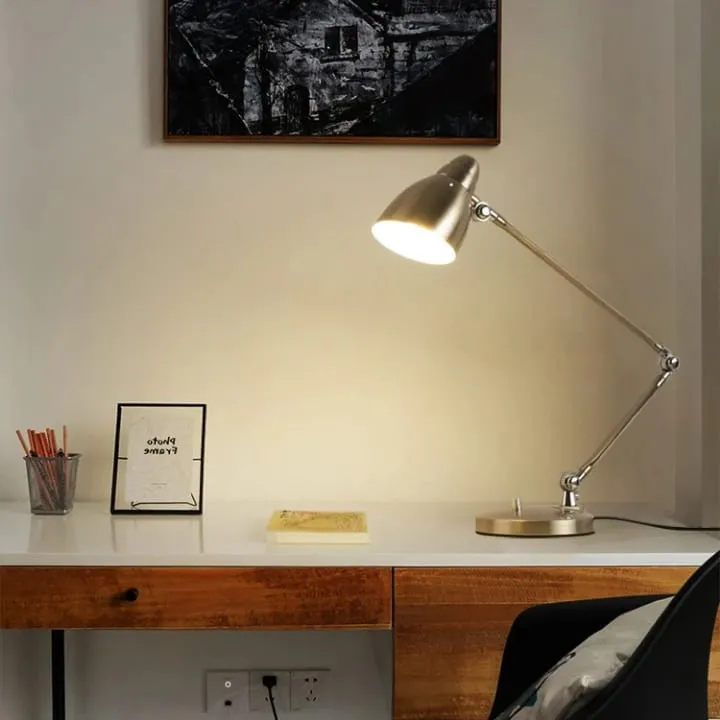 Lampe Articulée Longue Portée en Métal – TQ22016