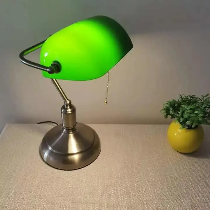 . Lampe Banquier Classique avec Abat-Jour Vert – TQ22020B
