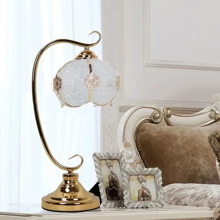 Lampe Vintage à Abat-Jour Sculpté – TQ22021