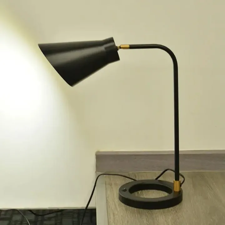 Lampe de Bureau Moderne Noir Mat – TQ22028