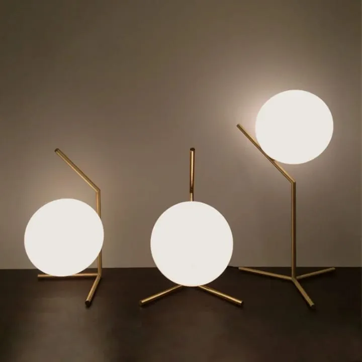 Lampe de Table Style Sculpture en Laiton & Verre – TQ22033