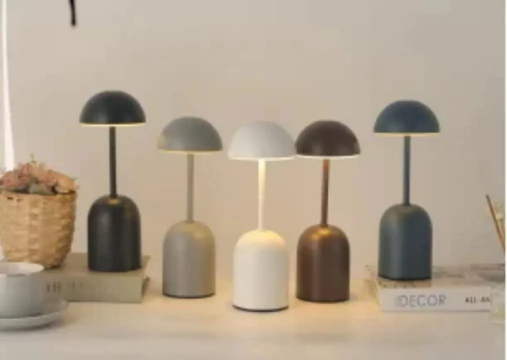 Lampe Métal Bouton Tactile Dorée – TQ22038-G