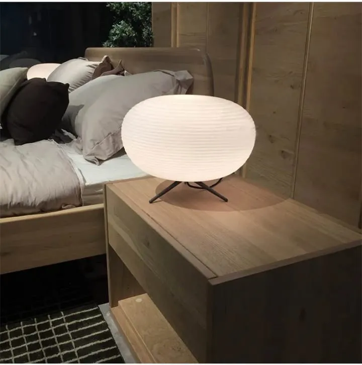 Lampe Sculpturale en Verre Opalin & Métal – TQ22036A / TQ22036B / TQ22036C