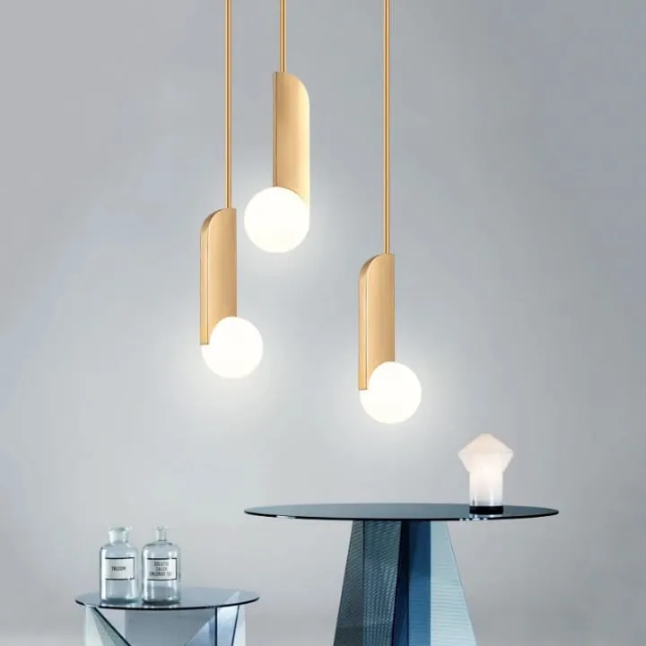 Lampe Tige Fine avec Sphère en Verre – YF-820