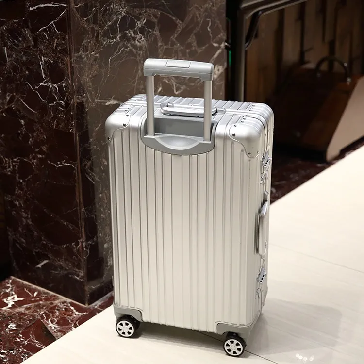 Valise 28” ultra-spacieuse en aluminium – Bagage haut de gamme avec support téléphone, porte-gobelet et crochet – Parfait pour longs séjours