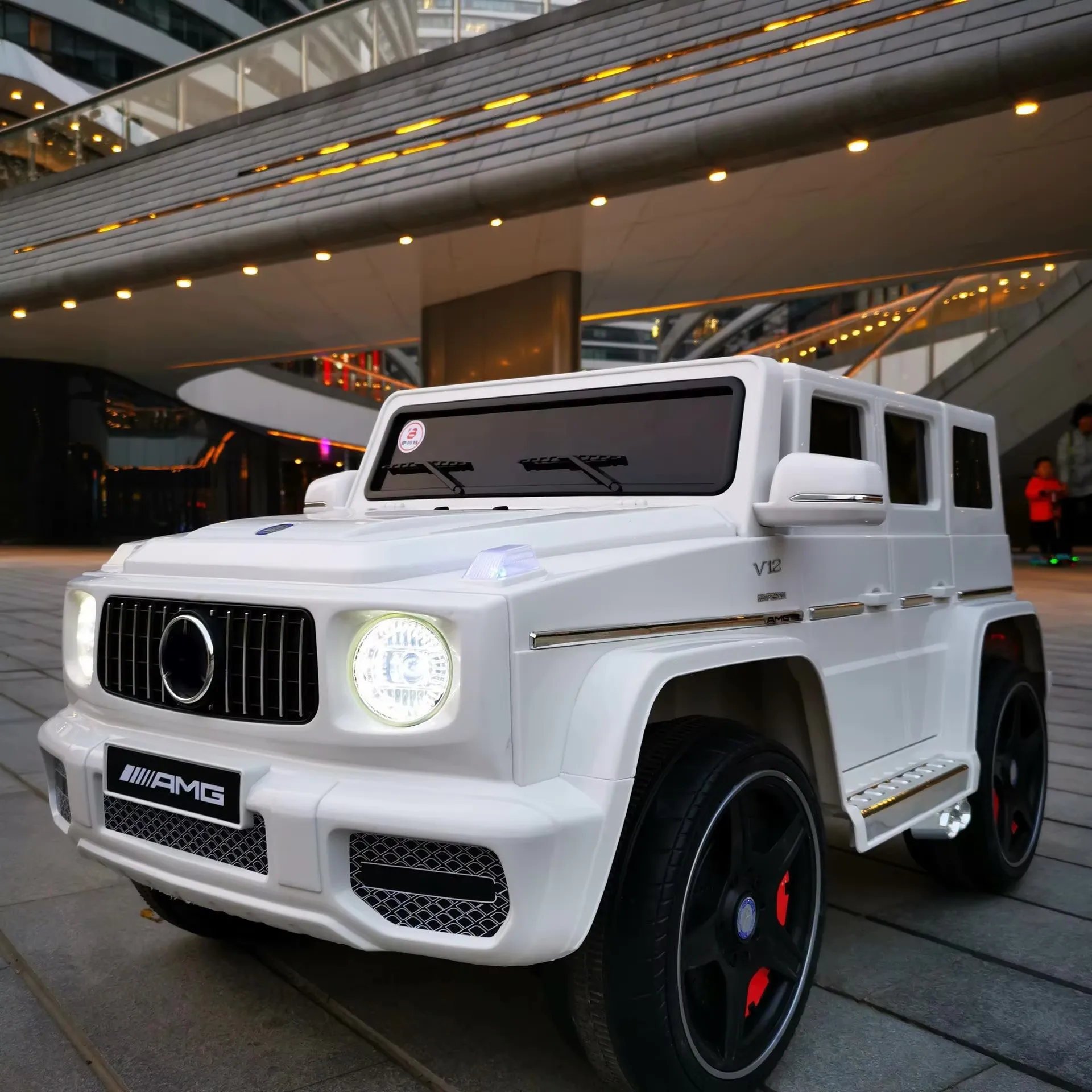 Voiture Électrique Enfant AMG V12 – 4 Roues, 6V, Style SUV de Luxe, 1 à 13 ans