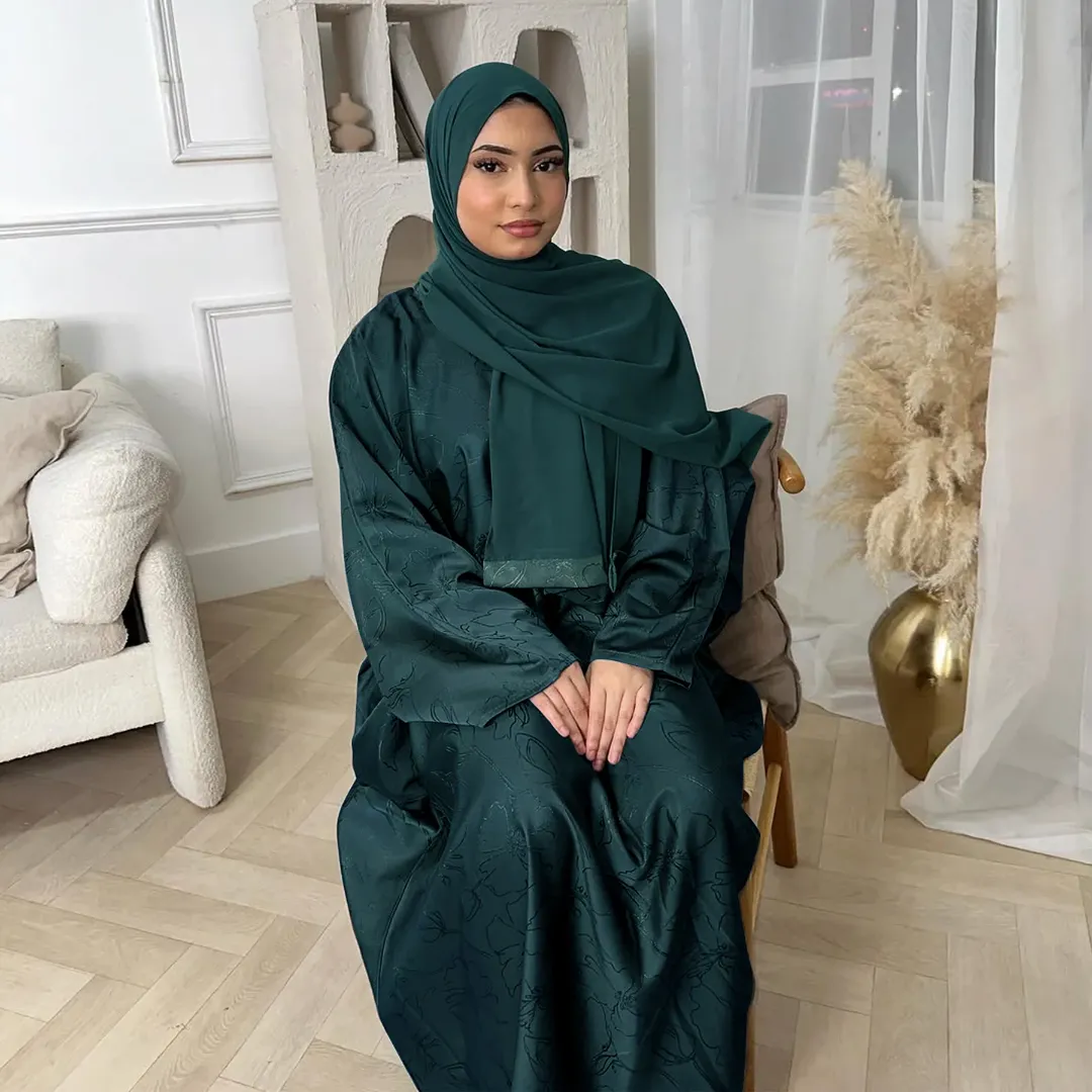 Abaya Papillon Luxe LORIYA – Tissu Texturé Satiné avec Hijab Assorti pour Femmes Élégantes