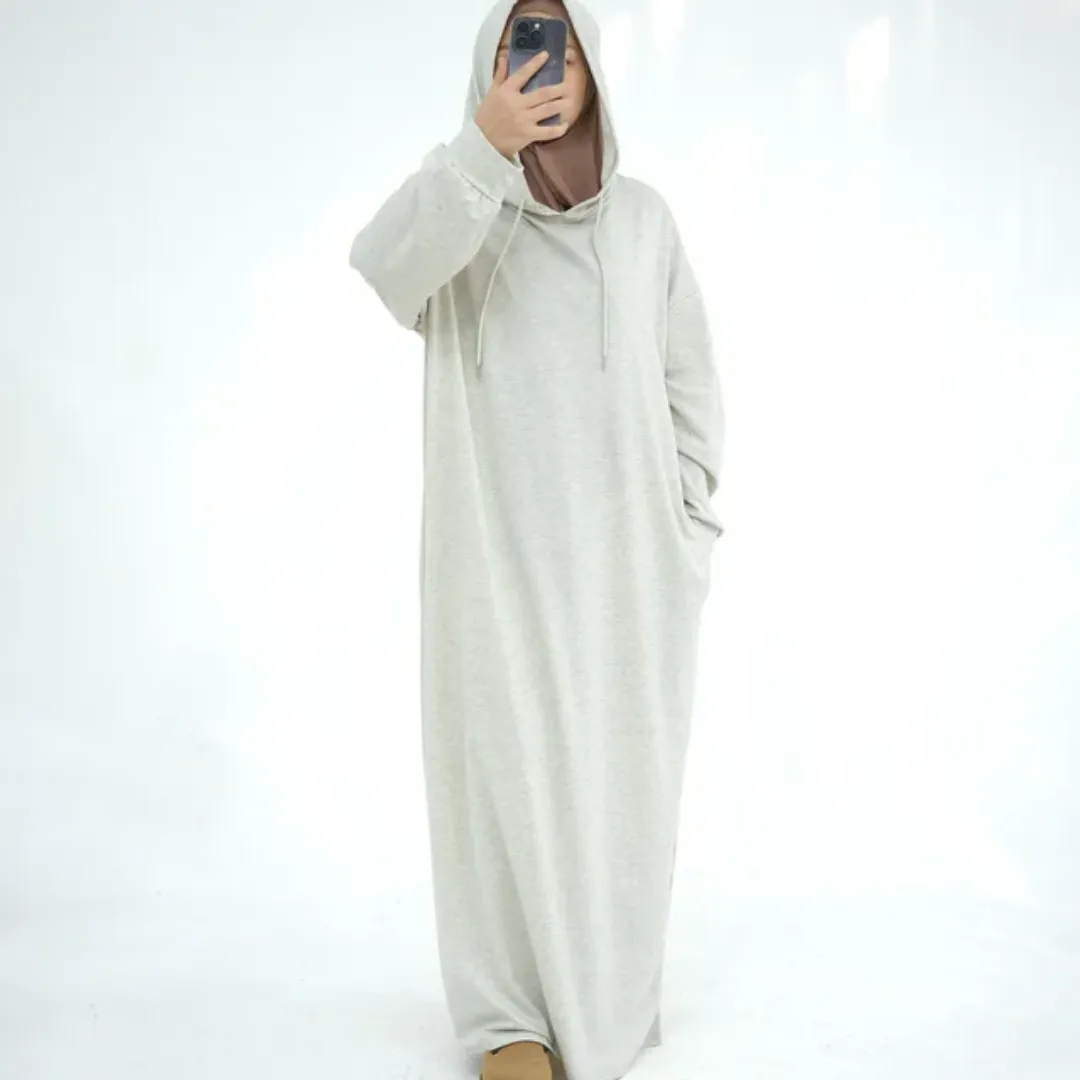 Robe Longue Décontractée à Capuche – Style Modeste et Confortable