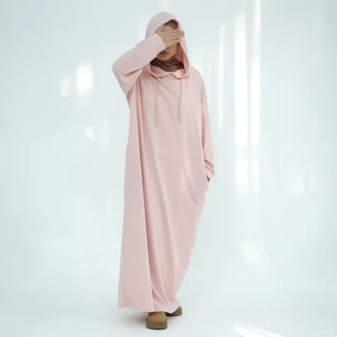 Robe Longue Décontractée à Capuche – Style Modeste et Confortable
