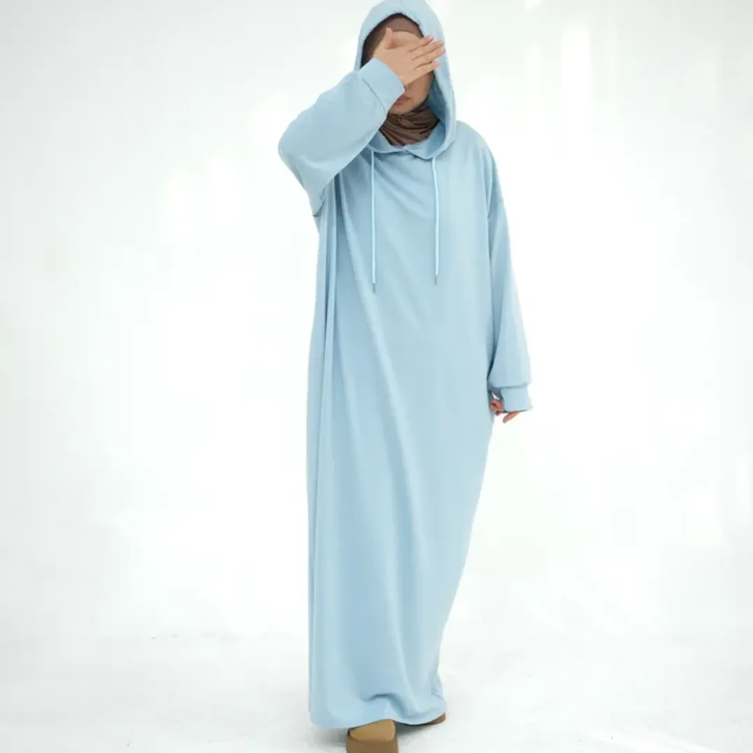 Robe Longue Décontractée à Capuche – Style Modeste et Confortable
