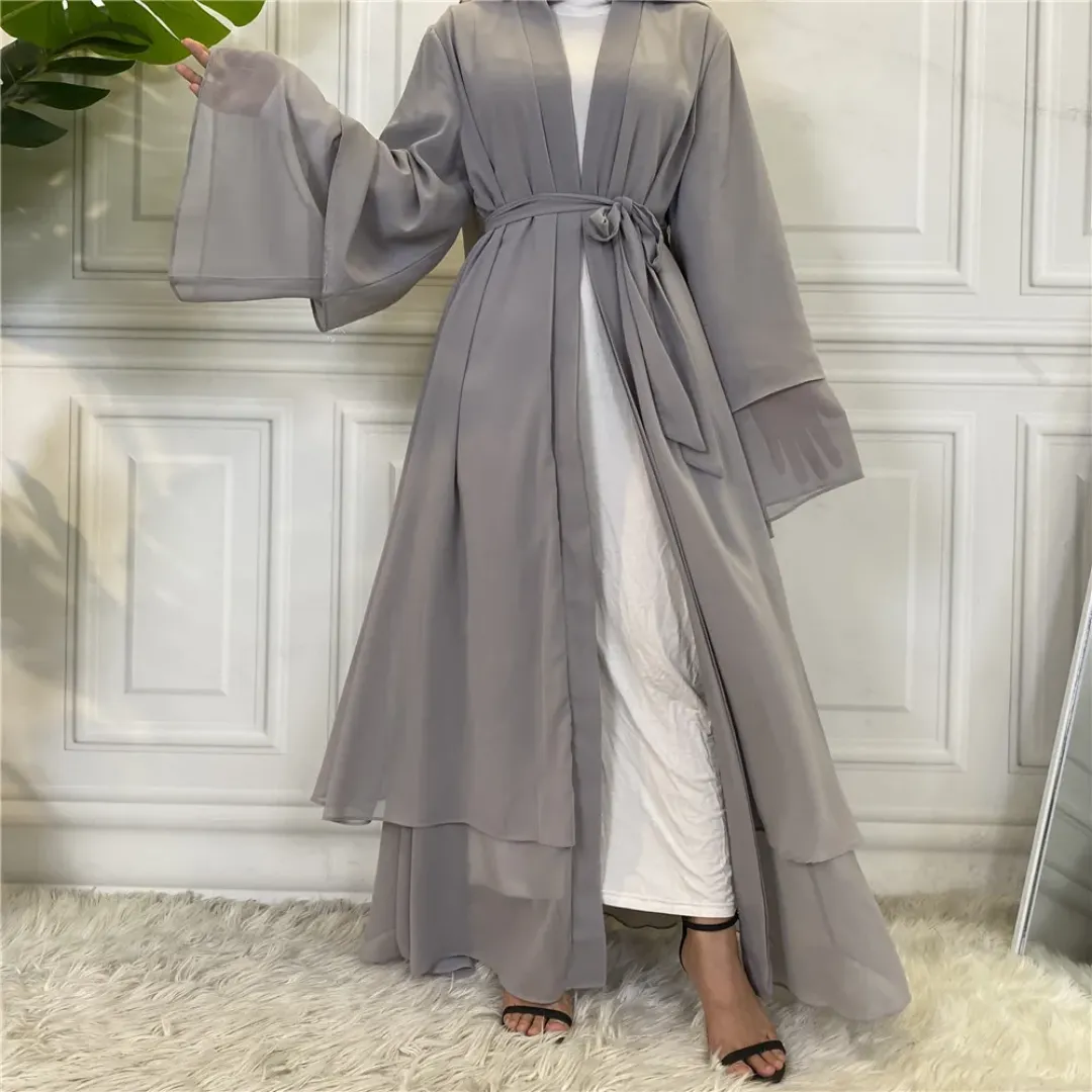 Abaya Noire Chic à Manches Évasées et Voilage Transparent
