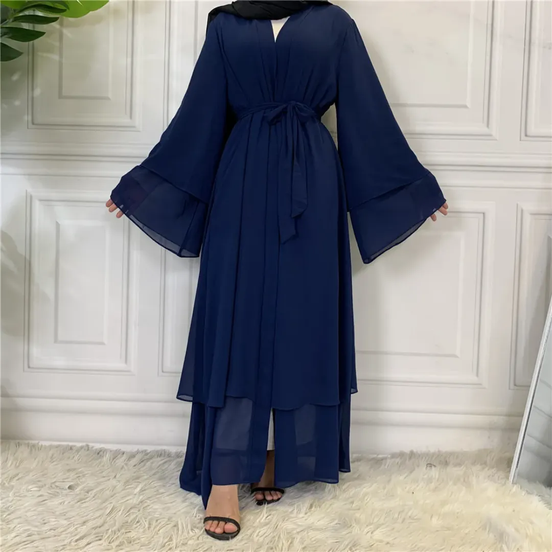 Abaya Noire Chic à Manches Évasées et Voilage Transparent