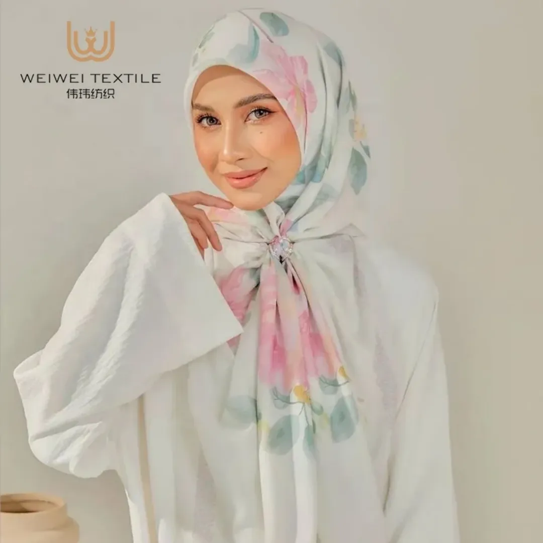 Hijab Satin Imprimé Floral – Élégance & Douceur