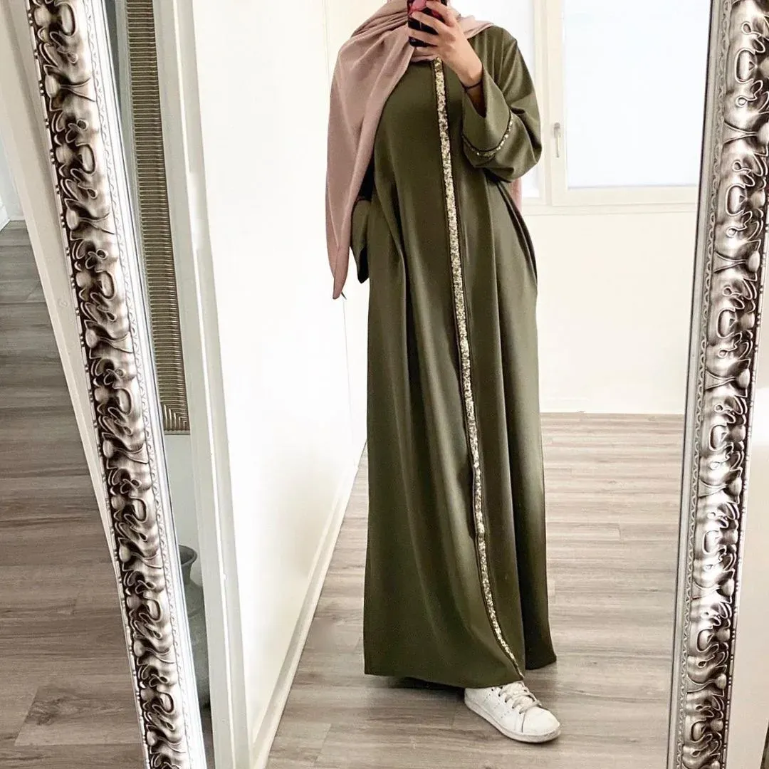 Abaya Casual Bleu avec Détails Brodés – Élégance Décontractée
