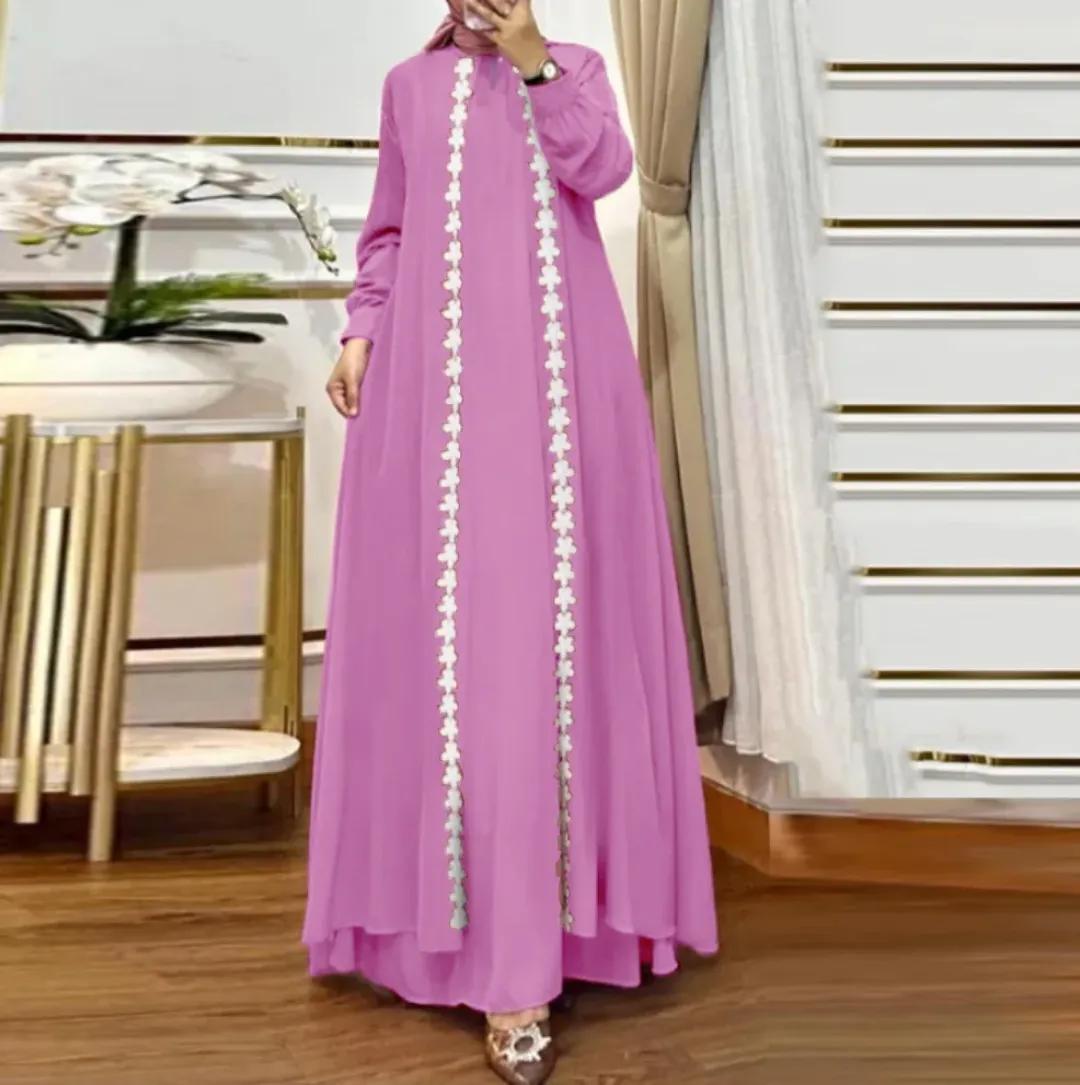 Robe Longue Modeste avec Broderie Florale Verticale