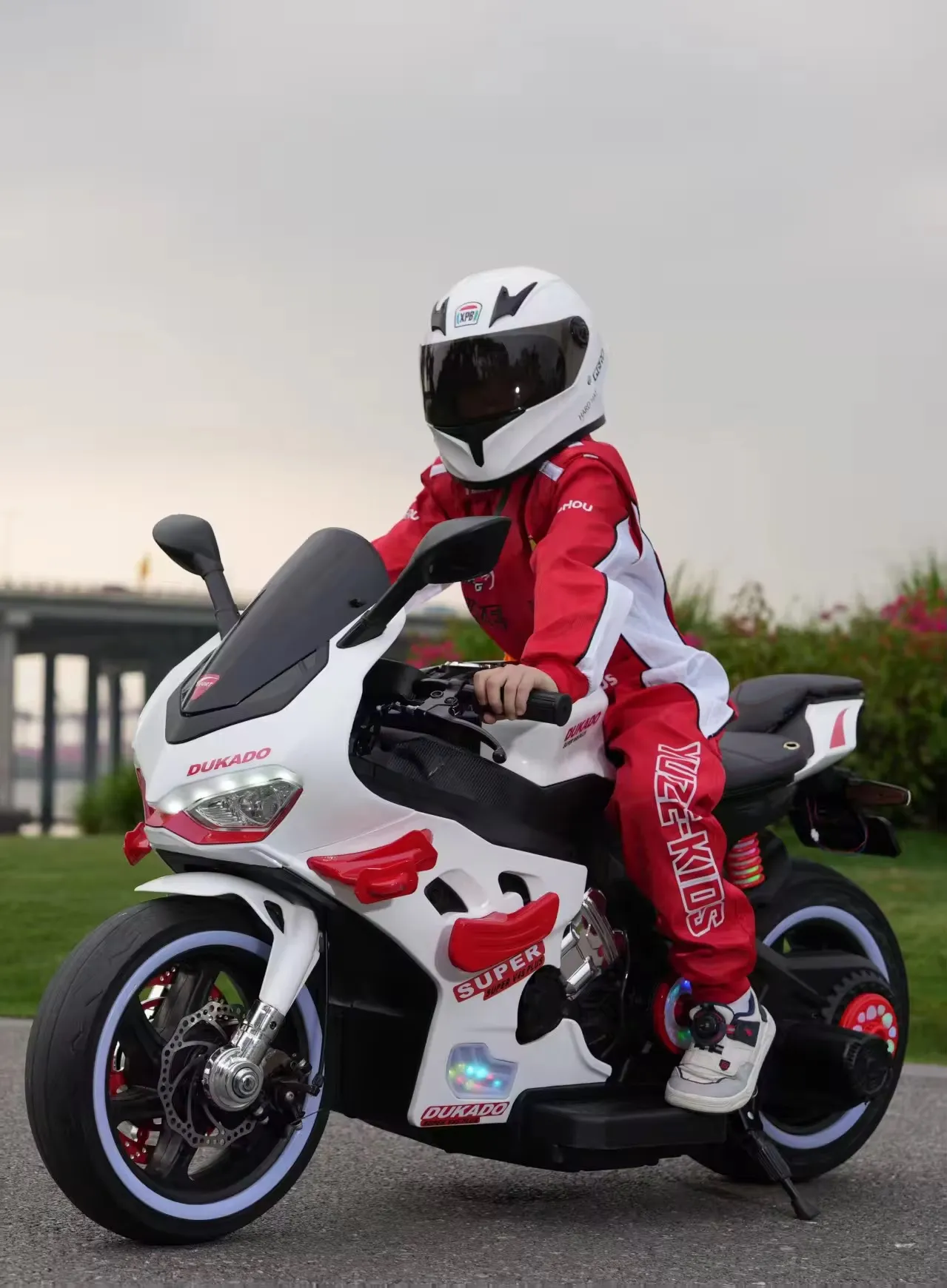 Moto Électrique Enfant Sport Design DUKADO – Éclairage LED & Roues Stylées
