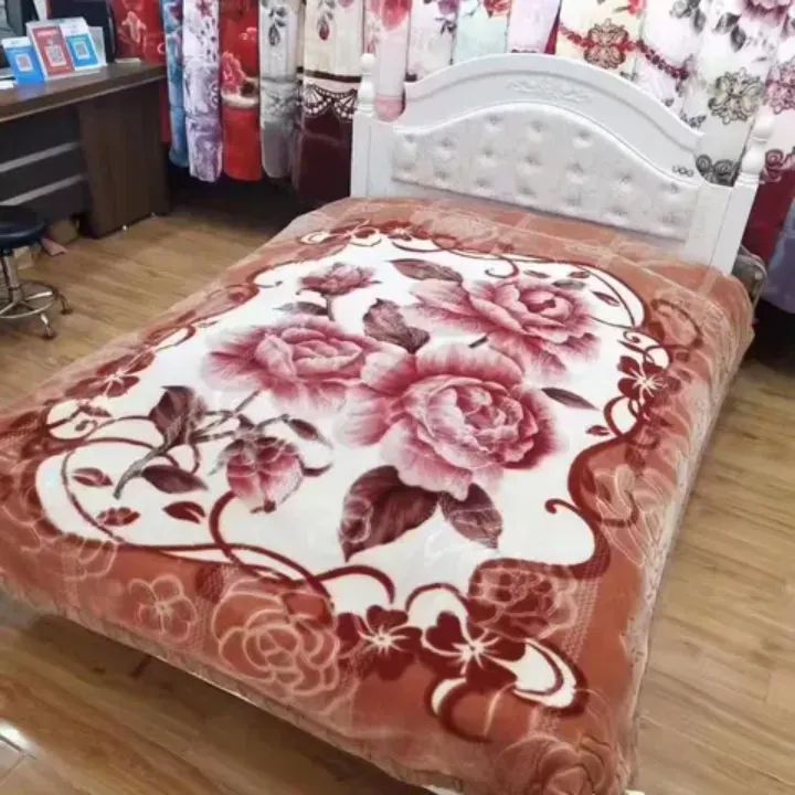 Couverture douce en flanelle à motif floral – 140×190 cm – Plusieurs couleurs disponibles