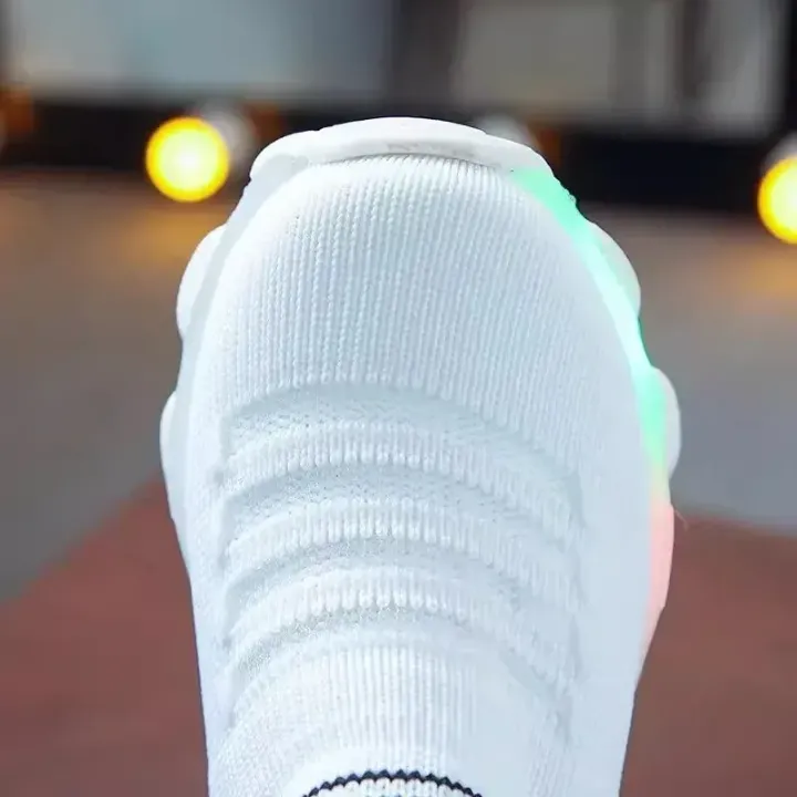 Baskets Enfants avec Semelle LED Lumineuse – Chaussures Respirantes et Confortables