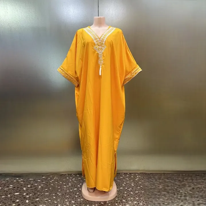 Caftan Long Traditionnel Femme – Robe Orientale Chic à Broderie et Manches Amples