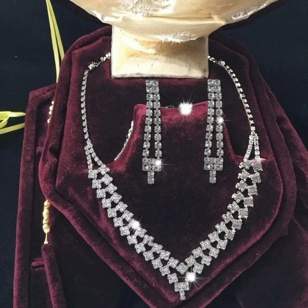 Ensemble de bijoux en laiton avec strass - Collier et boucles d'oreilles